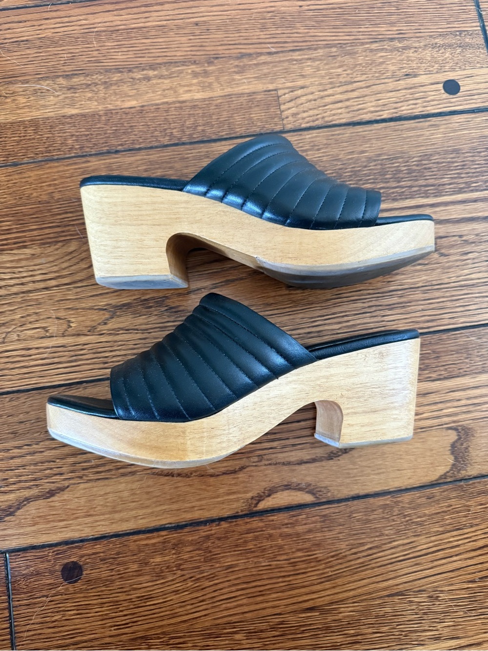 Beklina Open Toe Ribbed Black Leather Wood Clogs 10 Fits 9